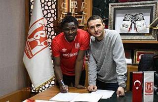 Balıkesirspor, Peter Ambrose ile profesyonel sözleşme...