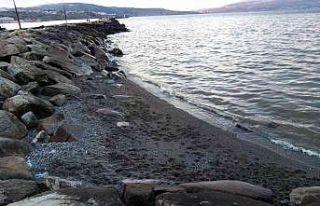 Bandırma’da deniz çekilmesi üç gündür devam...