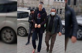 Bar önünde bıçakla yaralamaya adli kontrol