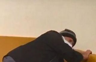 Başhekim sekreteri yaşlı bir hastanın acı çektiği...