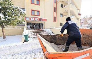 Başiskele’de ekiplerin kar mesaisi sürüyor