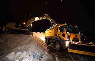 Başiskele’de kar timlerinin çalışmaları sürüyor