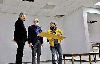 Başkan Atabay Amfi Tiyatro ve Gençlik Merkezi’ndeki...