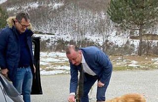 Başkan Ayhan: “Su, mama, bir de sevgiyi ihmal etmeyelim”