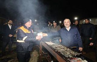 Başkan Büyükgöz’den mesai arkadaşlarına balık...