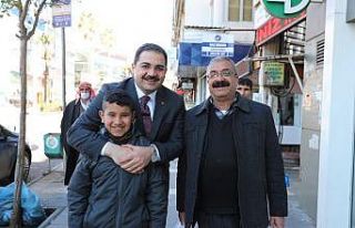 Başkan Canpolat’tan esnaf ve vatandaş gezisi