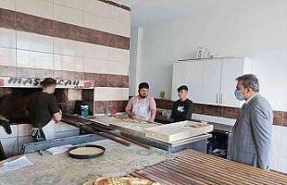 Başkan Emre, esnaflarla bir araya geldi