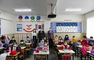 Başkan Kanar’dan öğrencilere karne hediyesi