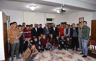 Başkan Okay lise öğrencileri ile bir araya geldi