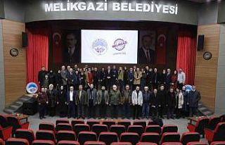 Başkan Palancıoğlu 2021 yılı hizmetlerini anlatmaya...