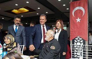 Başkan Seçer, şehit aileleri ve gazilerle yemekte...