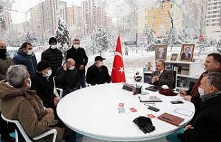 Başkan Yalçın kar ve soğuğa rağmen Şeffaf Oda’da
