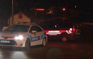 Başkent’te polis ekiplerinin aracını çalıp...