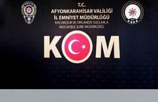 Baskın düzenlenen evden 2 adet tabanca çıktı