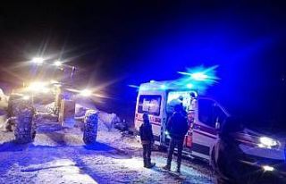 Batman’da ambulansların giremediği yollarda hastalar...