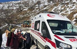 Batman’da sağlık ile şantiye ekipleri hasta çocuk...