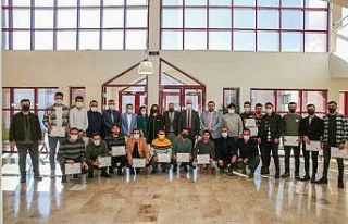 BAYUSEM kurslarında başarılı olanlara sertifikaları...