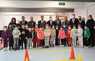 Beceri atölyelerinde öğrenciler yeteneğini keşfediyor