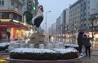 Beklenen kar, Denizli’yi beyaza bürüdü