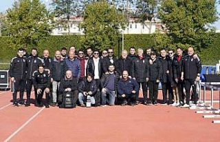 Beşiktaş teknik ekibi, basın mensuplarıyla aynı...