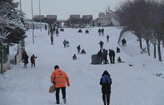 Beyşehir’in doğal kayak merkezi kayak severlerin...
