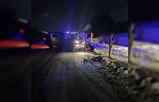 Bilecik’te yoldan çıkarak kara saplanan aracın...