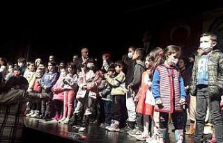 ‘Bizimkiler’ ve ‘Küfe’ Salihli’de sahnelendi