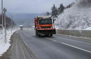 Bolu Dağı’nda hafif kar yağışı