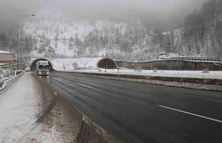 Bolu Dağı’nda kar yağışı devam ediyor