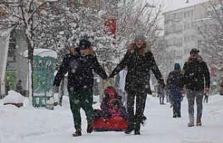 Bolu kent merkezi beyaz örtüyle kaplandı