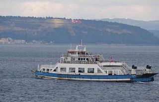 Bozcaada’ya feribot seferleri yapılamıyor