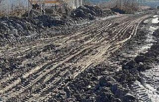 Bozuk olan OSB yolu için tepki gösterdiler