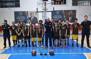 Bozüyük Belediyesi Eğitim ve Spor Kulübü basketbolda...