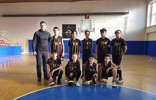 Bozüyük Belediyesi Eğitim ve Spor Kulübü galibiyetlerle...