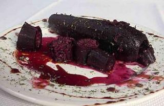 Bu havuç tornada oyulup dolma yapılıyor