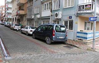 Bu sokağa girenin aklı karışıyor