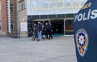 Bu yolla dolandırıp 1.5 milyon lira toplamışlar