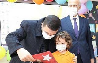 Burdur’da 42 bin 407 öğrenci karnesiyle buluştu