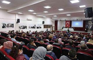 Burhaniye’de öğrencilere burs desteği devam ediyor