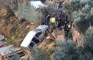 Bursa’da 50 metre yükseklikten uçan kamyonet sürücüsü...