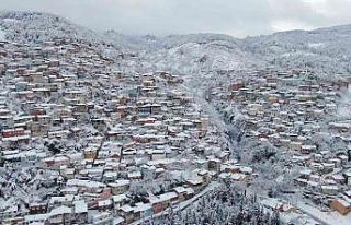 Bursa’da kar yağışı kartpostallık görüntüler...