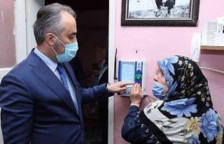 Bursa’da kimsesiz ve yaşlı hastalara "Gönül...