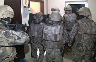 Bursa’da şafak vakti uyuşturucu operasyonu: 35...