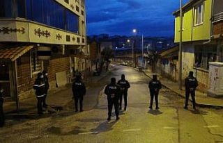 Bursa’da suç örgütüne şafak baskını: 12 kişi...