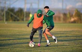 Bursaspor, Antalya kampında çift kale maç yaptı