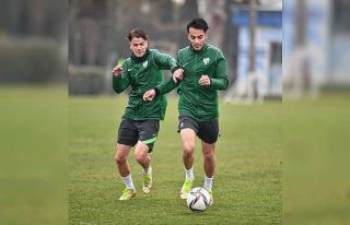 Bursaspor iki grup halinde çalıştı