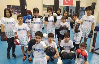 Büyükşehir Belediyesi Kış Spor Okulu’nda çocuklar...