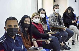 Büyükşehir çalışanlarına işaret dili eğitimi