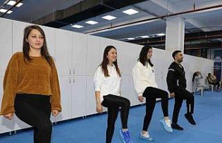 Büyükşehir halk dansları gösteri ekibi çalışmaya...