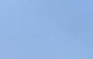 Buzlanan yolda araçlar ilerlemekte güçlük çekti